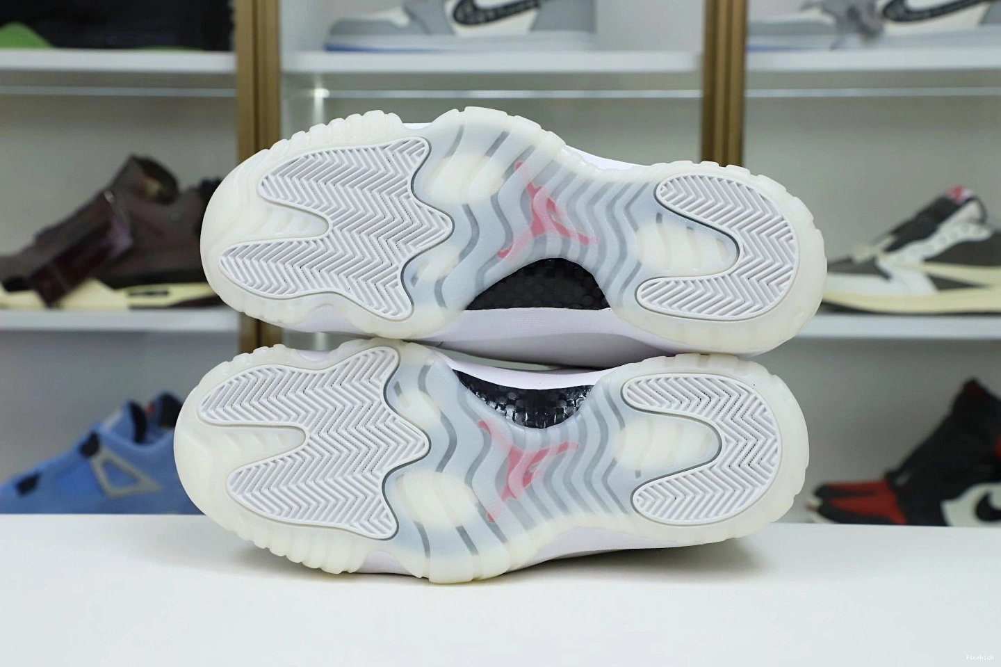 XI AIR JORDAN RETRO PLATINUM 11 TINT 0807